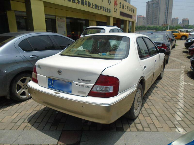 【南昌】2002年8月 日产 蓝鸟 2.0 旗舰型 白色 自动档