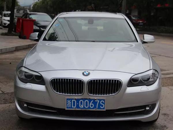 宝马 宝马5系  2011款 523Li 2.5L 豪华型