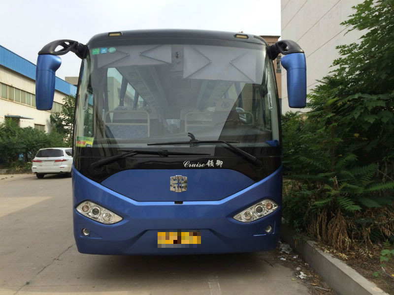 【济南】2013年10月 中通客车 领御 67座 手挡 蓝色 手动挡