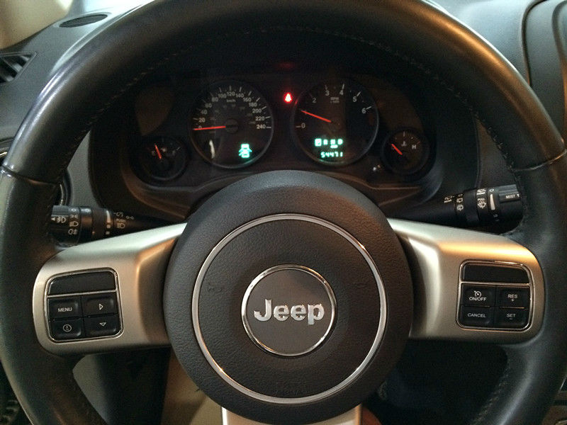 【大連】2012年6月 jeep 指南者 黑色 手自一體