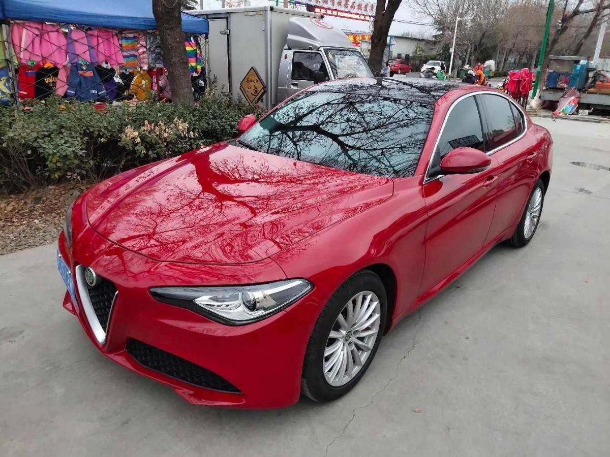 潍坊2018年10月阿尔法罗密欧giulia2017款20t280hp豪华版红色手自一体