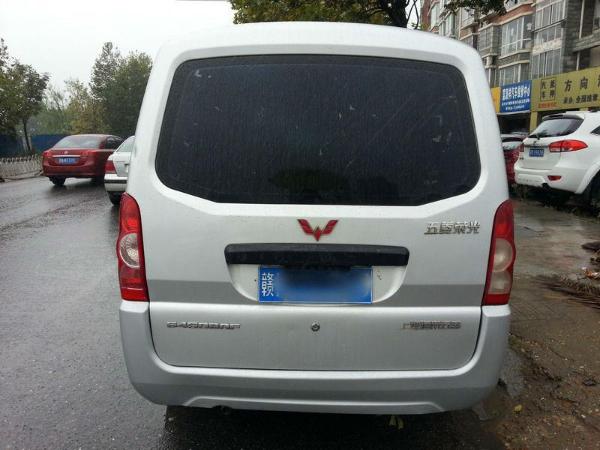 【南昌】2013年4月 五菱荣光6450baf 银灰 手动挡