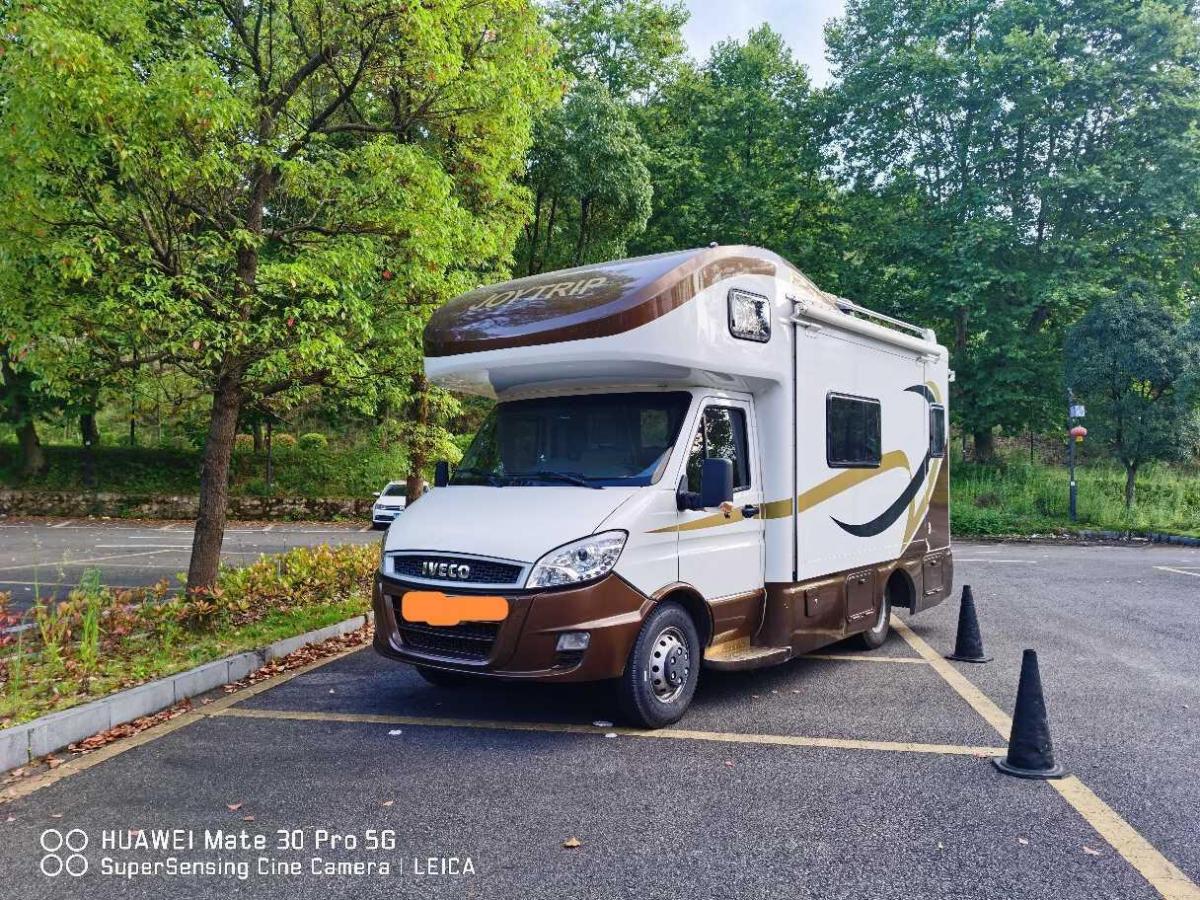 运城2018年8月新凯vclass2017款尊跃v260l高顶手动挡