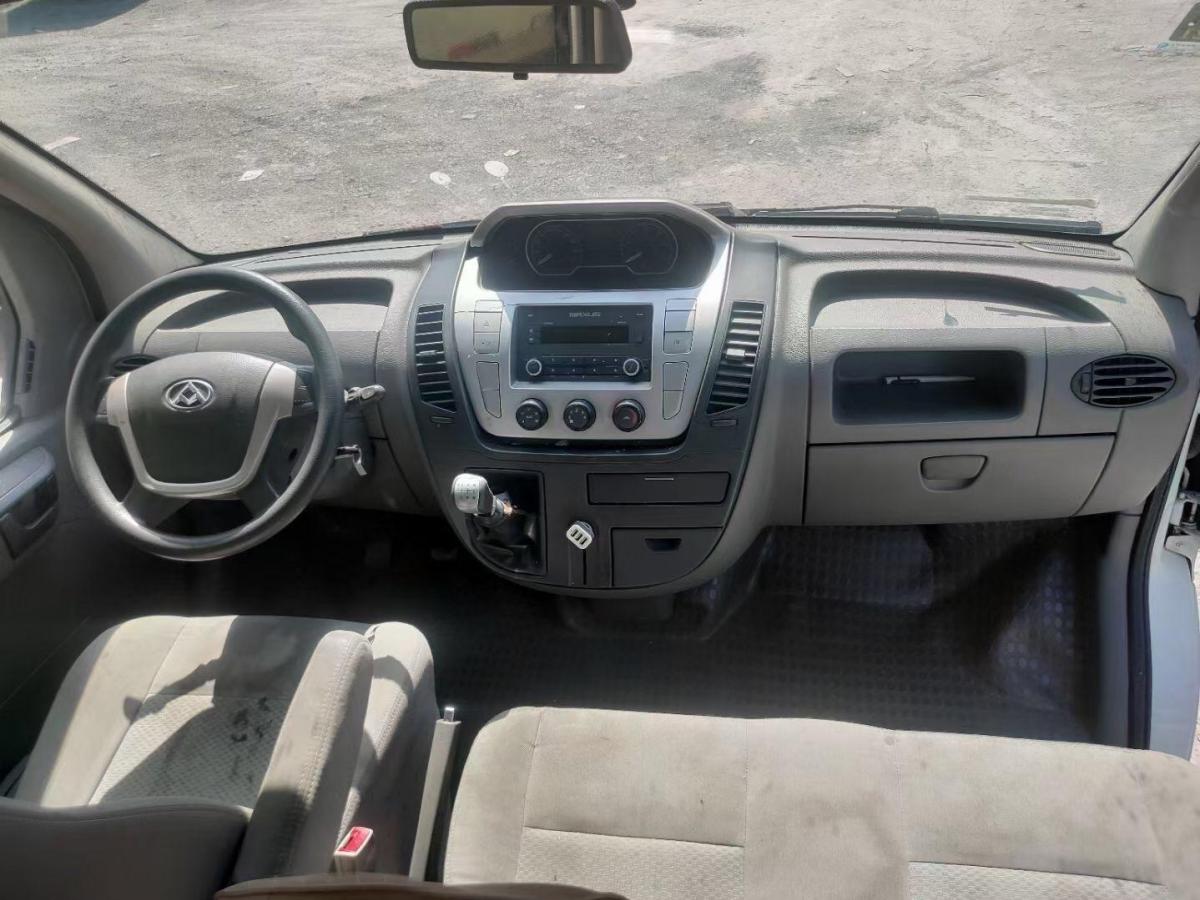 【上海】2016年8月 上汽大通 v80 2014款 2.5t 商杰版长轴高顶 自动档