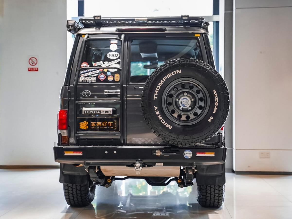 【上海】2017年8月 丰田 兰德酷路泽 2017款lc76 4.0手动 手动挡