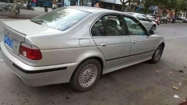【上海】1998年8月 宝马 宝马5系 540i 4.4 v8后驱版 银灰 自动档