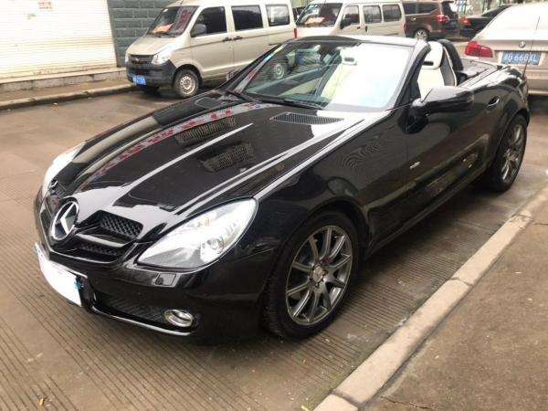 奔驰 奔驰SLK级  2010款 SLK300 3.0L 黑白经典版