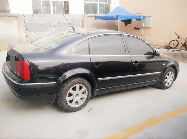 【青岛】2002年6月 大众 帕萨特 1.8 2002款 1.8t手动 黑色 手动挡