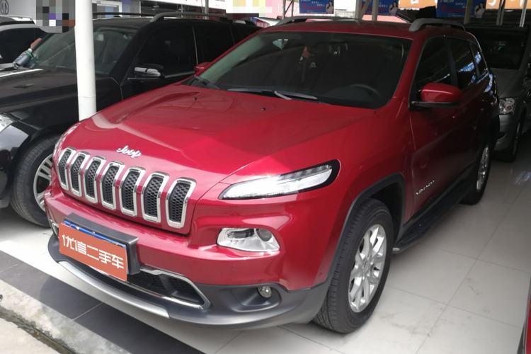 成都2017年6月jeep自由光2016款24l专业智能版红色自动档