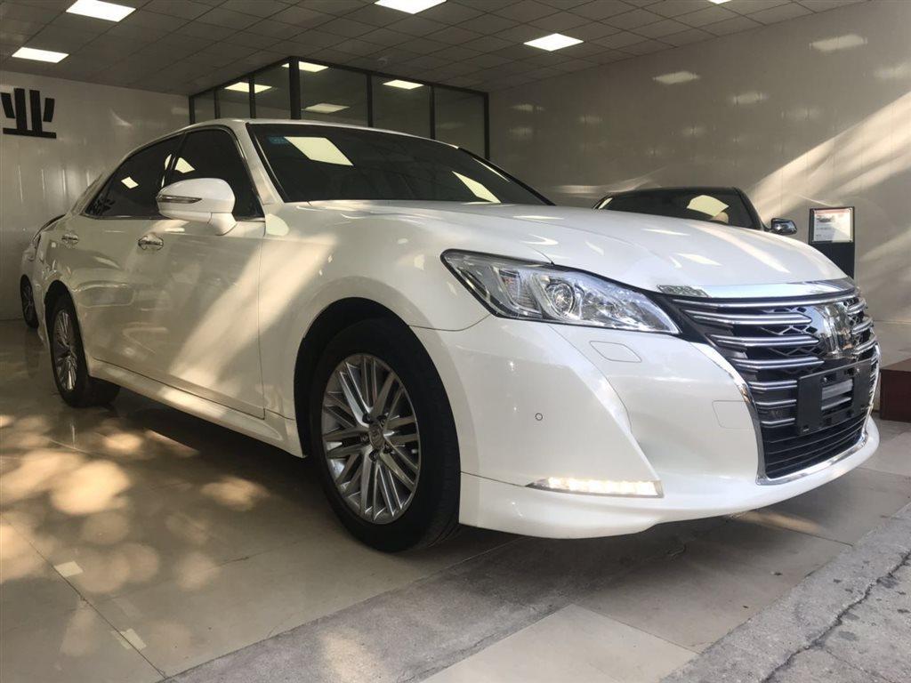 盘锦2017年6月丰田皇冠2017款20t运动版白色自动档