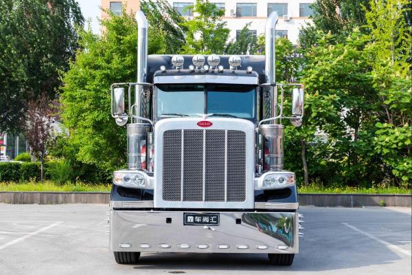 2018年8月 peterbilt 彼得比爾特 擎天柱 389