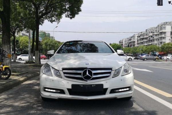 2012年7月奔驰e260轿跑