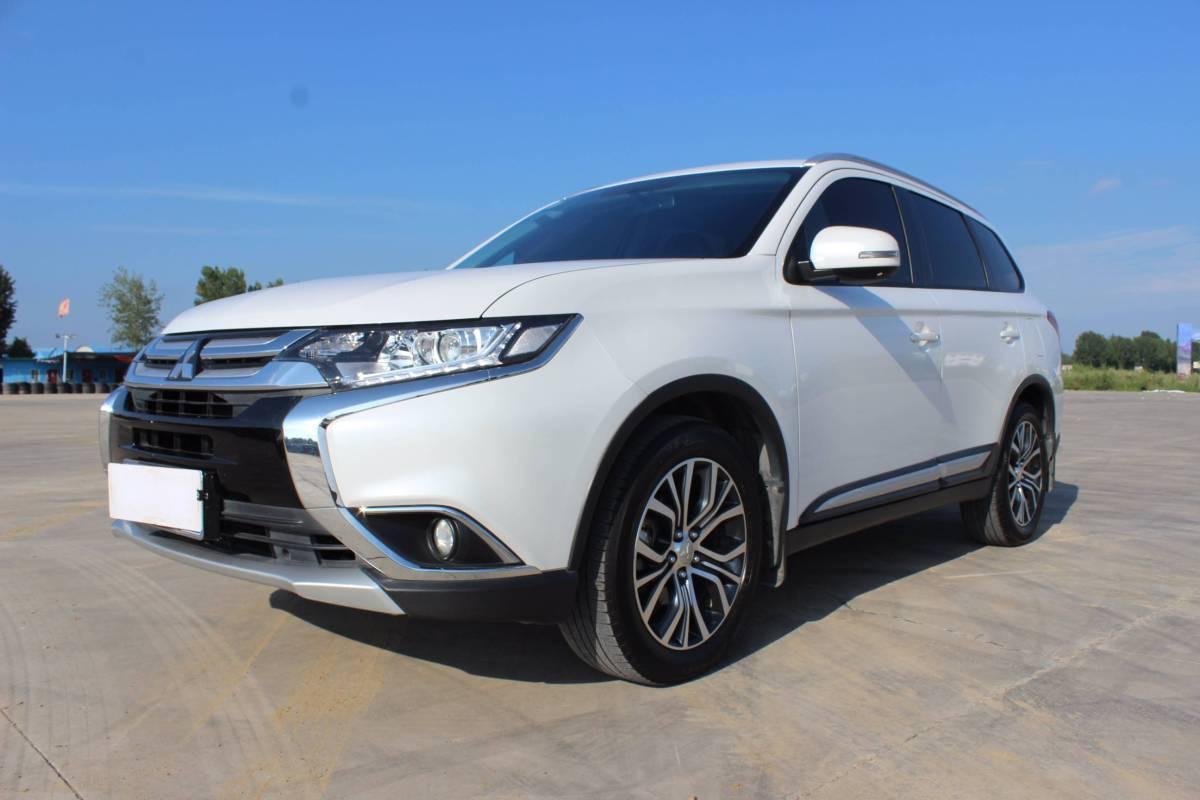 南阳2017年12月三菱欧蓝德2017款20l两驱荣耀版5座白色自动档