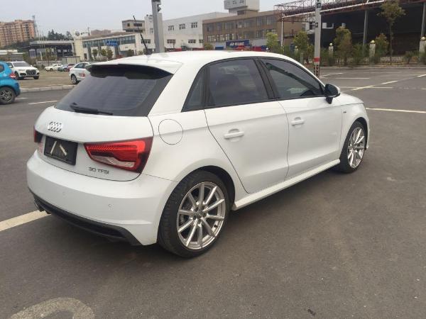 奥迪 奥迪A1  2014款 A1 30TFSI Sportback 豪华型