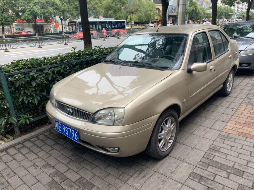 宜昌2003年10月福特嘉年华2003款16自动香槟色手自一体