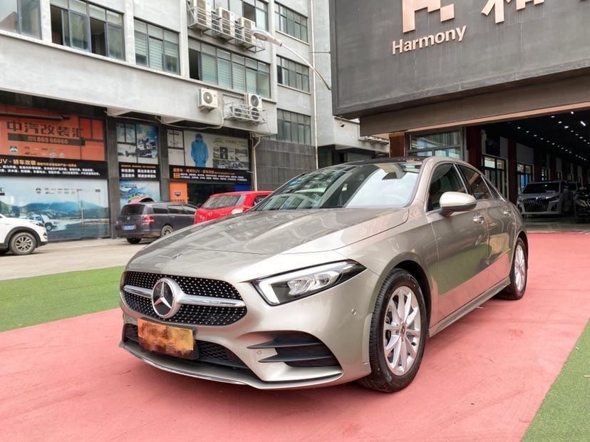 金华2019年6月奔驰奔驰a级2019款a200l运动轿车香槟色自动档