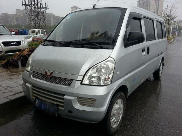 【南昌】2013年4月 五菱荣光6450baf 银灰 手动挡