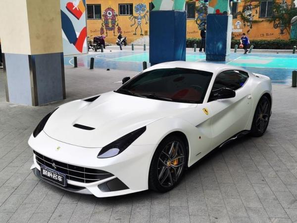 法拉利 F12berlinetta  2013款 6.3L 标准型