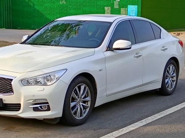 英菲尼迪 Q50  2014款 2.0T 舒适版