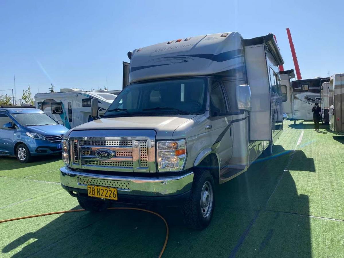 大连2015年6月福特e450四驱香槟色手自一体