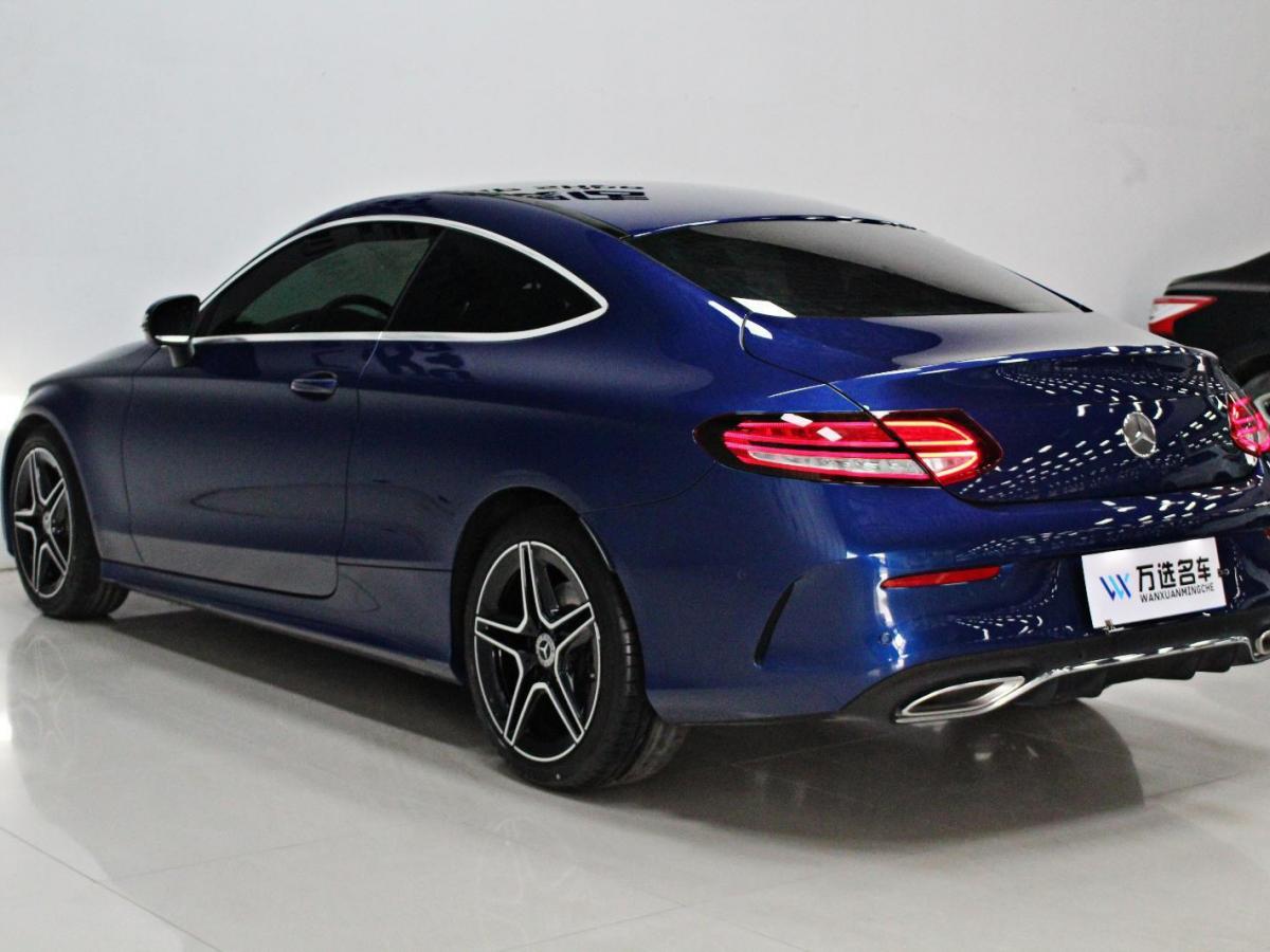 石家庄2019年3月奔驰奔驰c级2019款c260轿跑车蓝色自动档