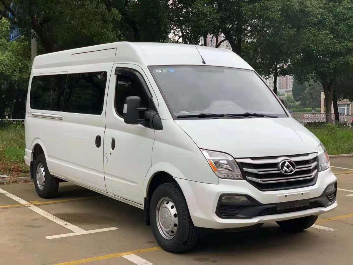 上汽大通 v80 2019款 2.5t经典款amt傲运通改款长轴高顶7座图片