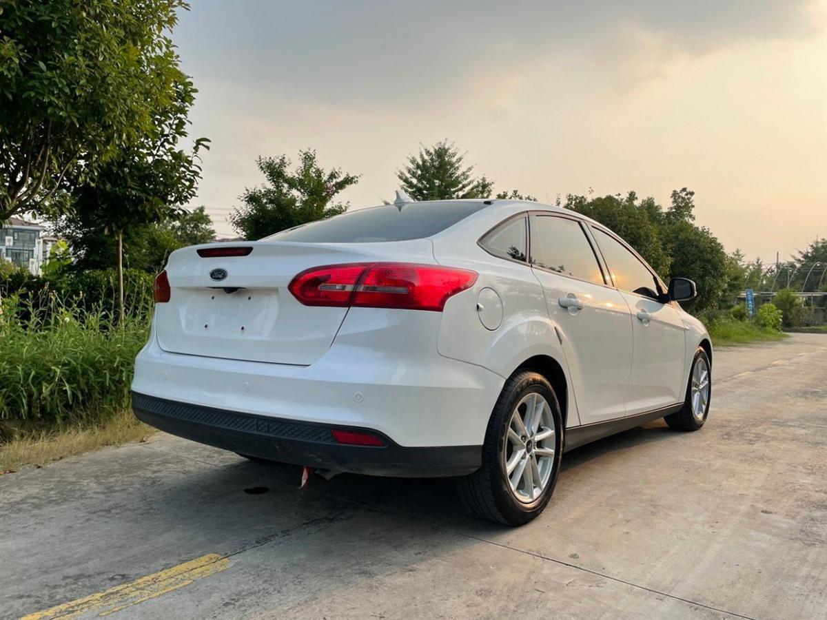 福特 福克斯 2017款 三厢 1.6l 自动风尚型智行版图片