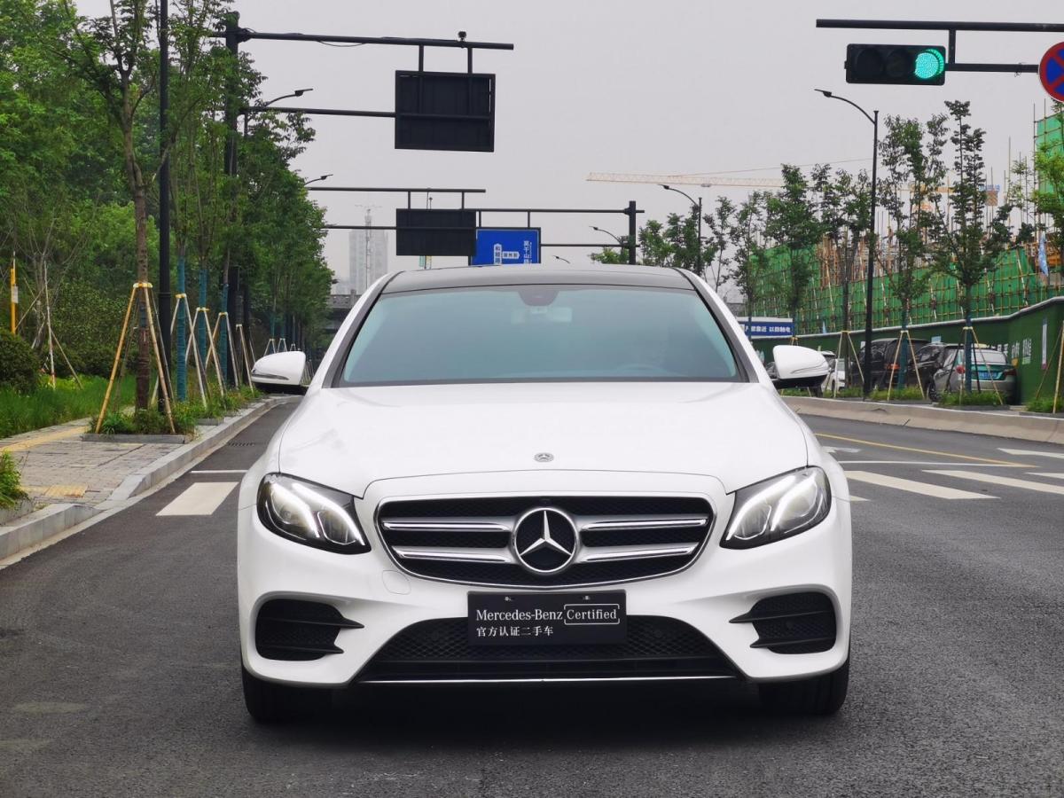 奔驰 奔驰e级  2020款 改款 e 300 l 运动时尚型图片