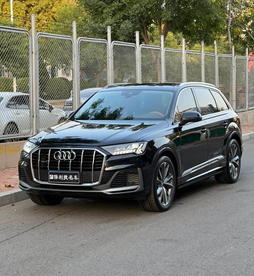 奥迪 奥迪q7  2021款 55 tfsi quattro s line运动型图片