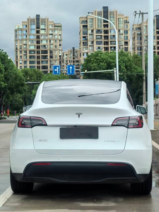 特斯拉 Model Y  2021款 改款 標(biāo)準(zhǔn)續(xù)航后驅(qū)升級(jí)版圖片