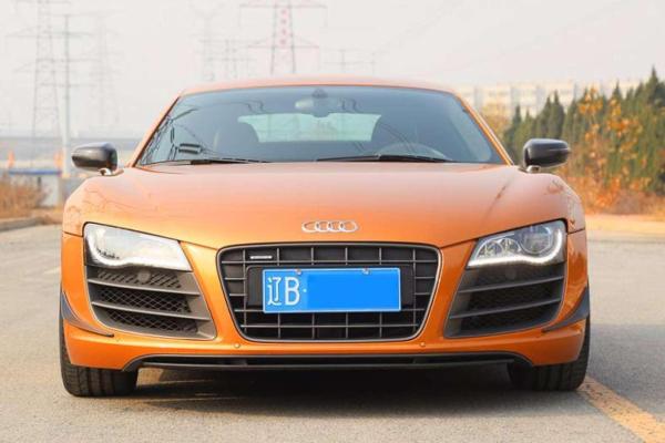 奥迪 奥迪R8  2013款 R8 Coupe 5.2 FSI Quattro中国专享型