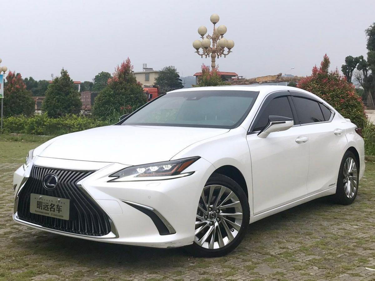 揭阳2019年1月雷克萨斯es2018款es300h25l行政版白色手自一体