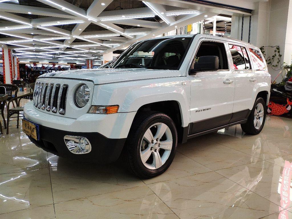 大连2014年10月jeep自由客2014款24l豪华导航版白色自动档