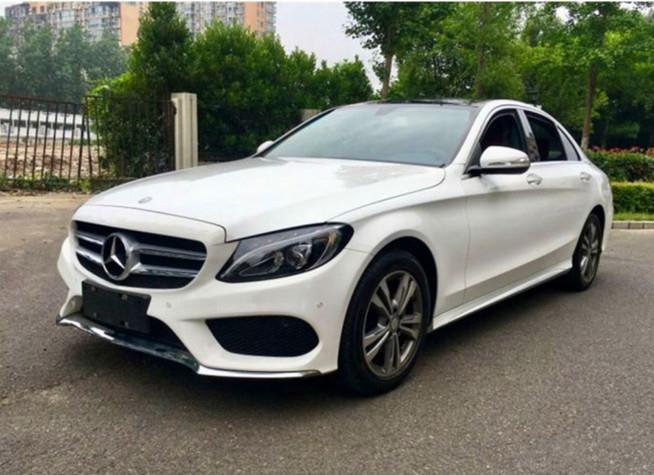 宁波2017年7月奔驰奔驰c级2017款改款c200运动版白色自动档