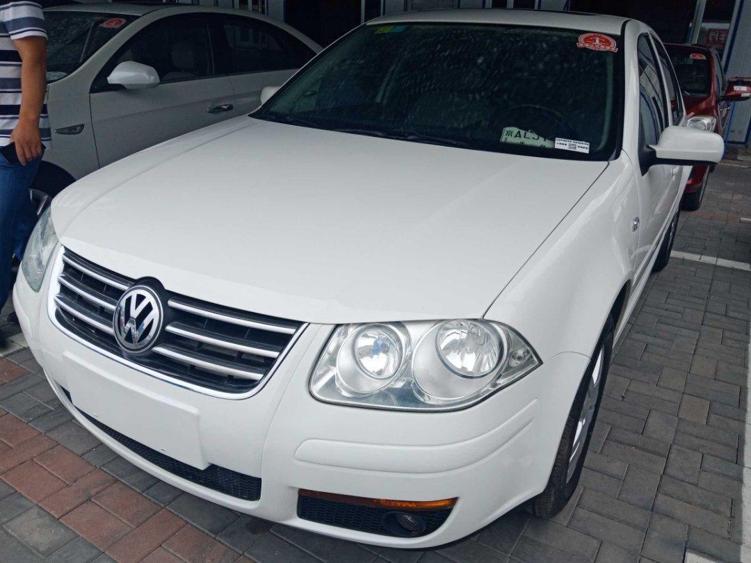 四平2009年1月大众宝来16手动豪华hl白色手动挡