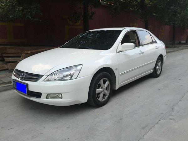 【温州】2005年6月 本田 雅阁 第七代 2.4 豪华精典版 白色 自动档