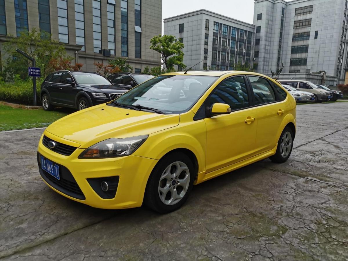 2010年8月福特 福克斯  2011款 两厢 2.0l 自动运动型