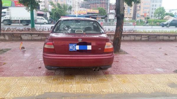 【厦门】1998年11月 本田 雅阁 1998款 雅阁 2.3l 自动 红色 自动档