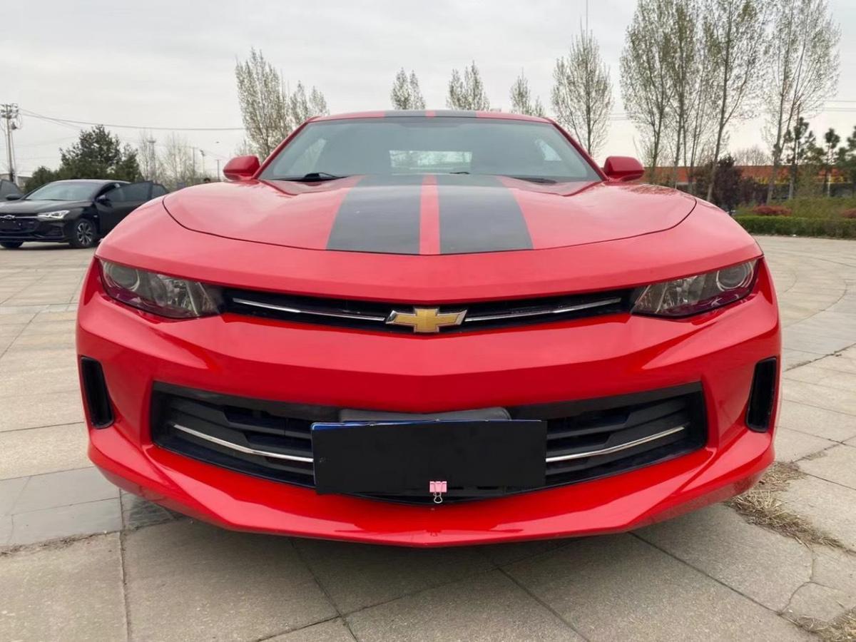 济宁2017年6月雪佛兰科迈罗2017款20trs红色手自一体