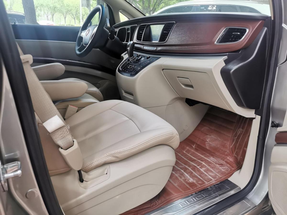 【兰州】2015年1月 别克gl8 2015款 2.4l 豪华商务尊享版 自动档