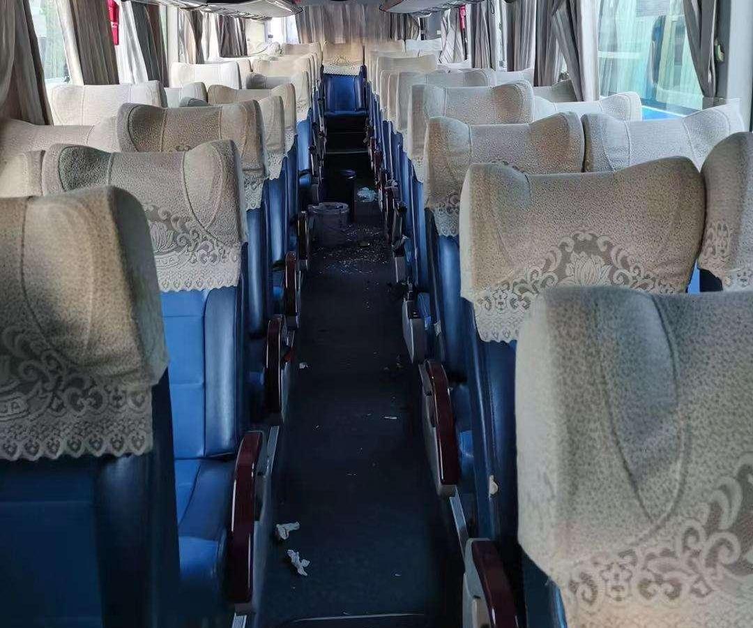 【深圳】2015年8月 51座有中门气囊潍柴336发动机大金龙6129客车 手动