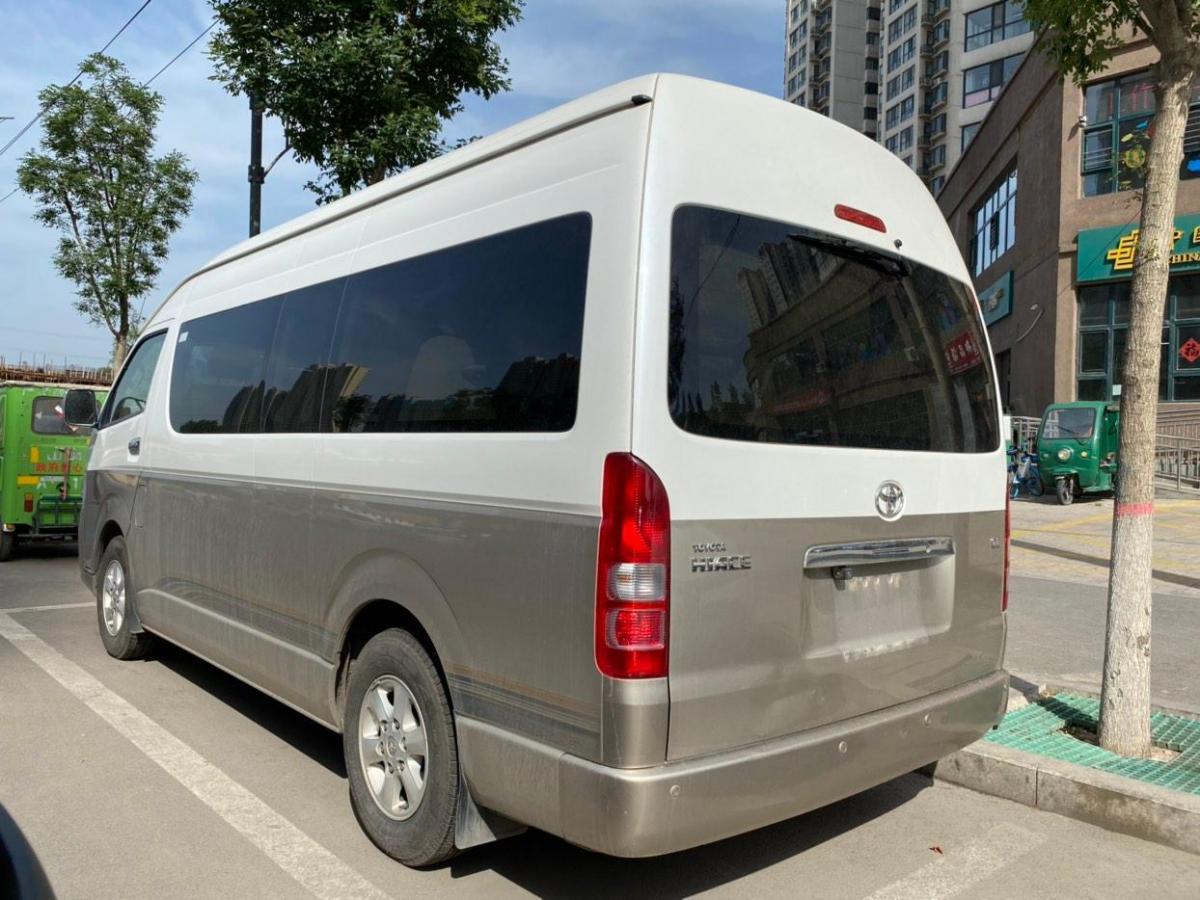 【太原】2013年5月 丰田hiace 2011款 2.7l自动标准版13座 自动档