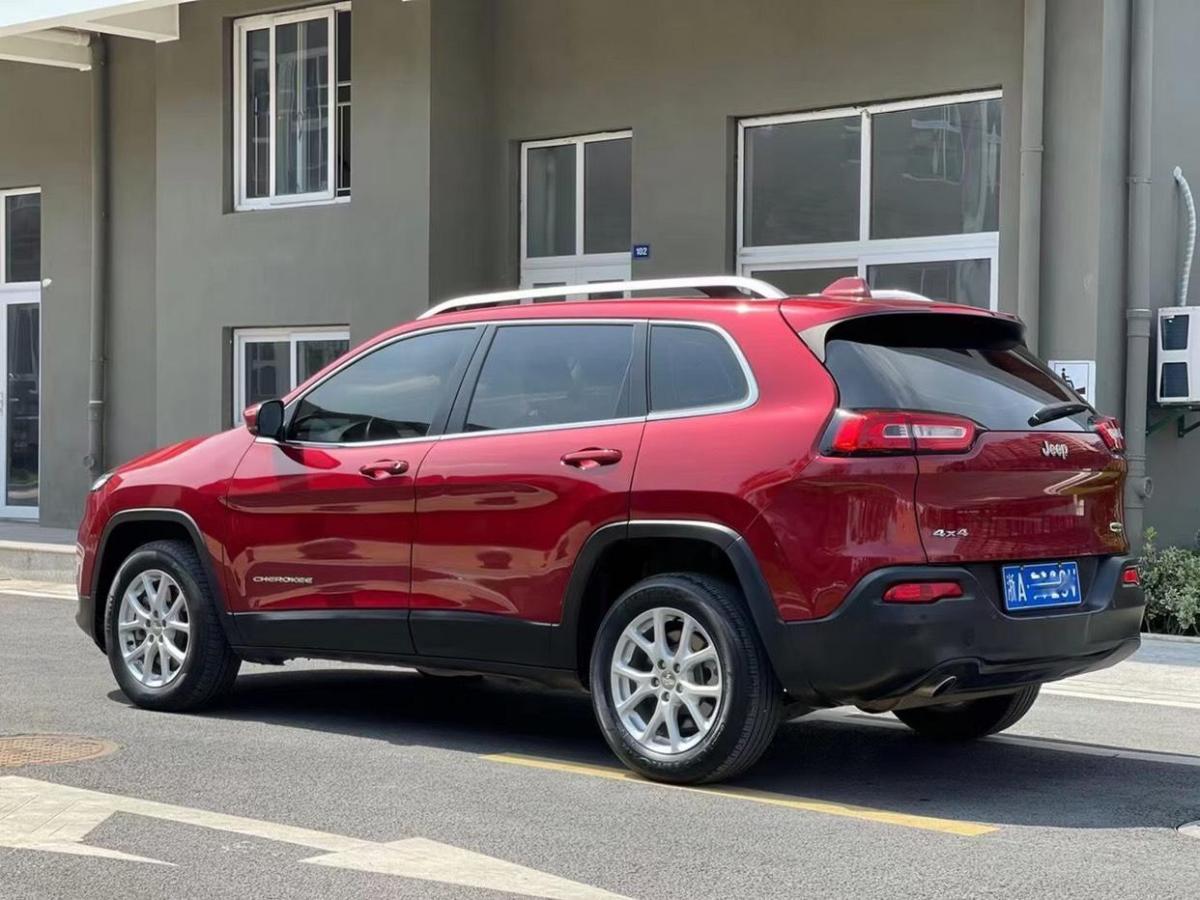 【杭州】2015年12月 jeep 自由光 2014款 2.4l 都市版 手自一体