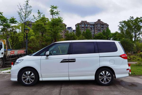 2015年3月本田艾力绅2015款24lvtis尊贵版