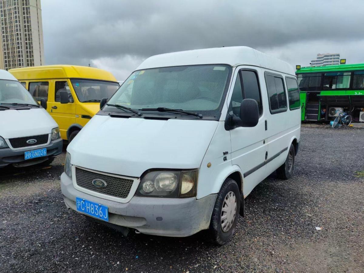 8t柴油多功能型短轴中顶jx493zlq3a 自动档