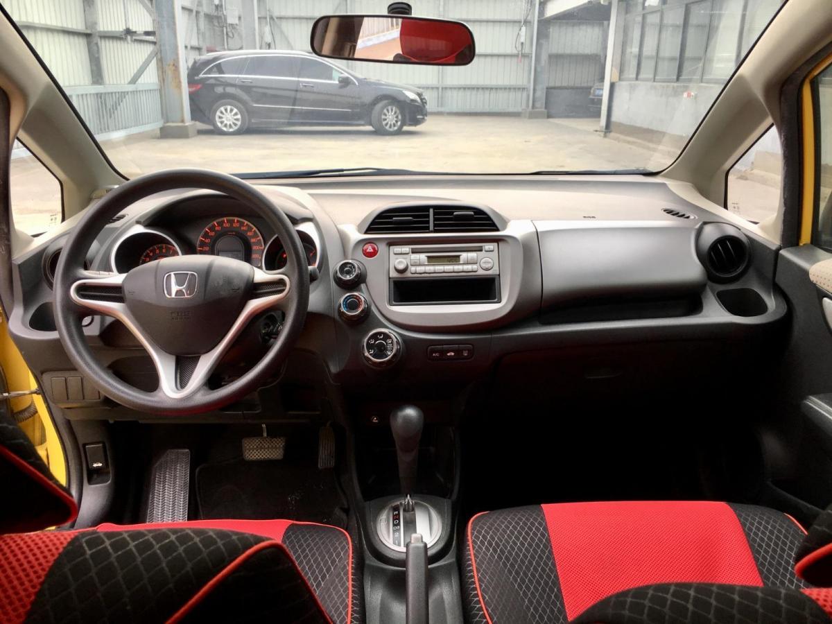 本田 飞度  2008款 1.3l 自动舒适版图片