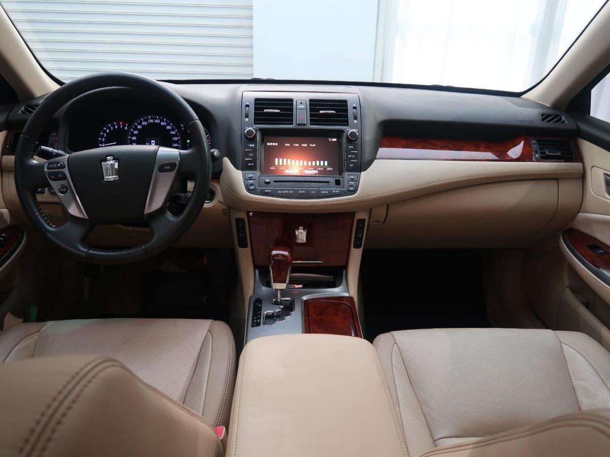 丰田 皇冠  2012款 2.5l royal 真皮版图片