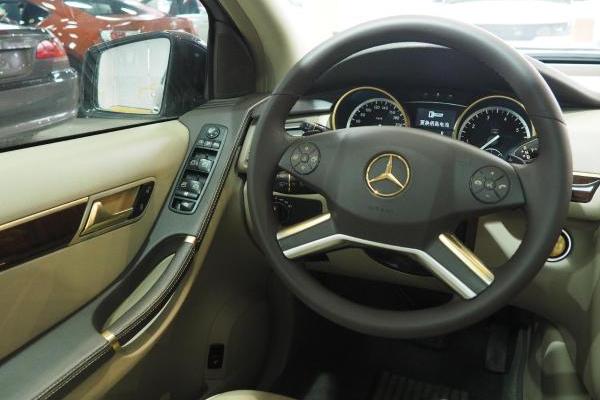 2012年8月奔驰奔驰r级2011款r35035l4matic