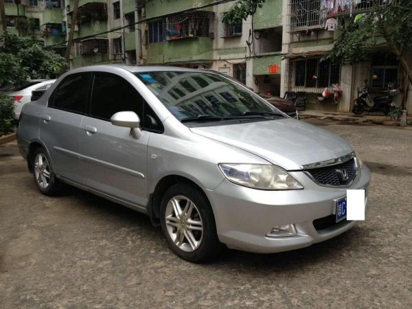 【海南】2008年10月 本田 思迪 1.5 舒适版 银灰 手动挡