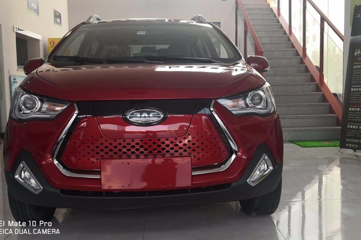 杭州未上牌江淮iev2018款iev7s智享型红色自动档